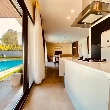 Yeni Nesil 16 Luxury * Kusadasi